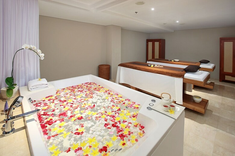 Hotel Royal Suites At The Bandha