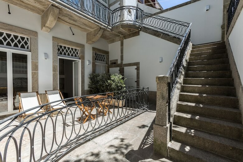 Tripas-cora��o, Ros�rio Apartments
