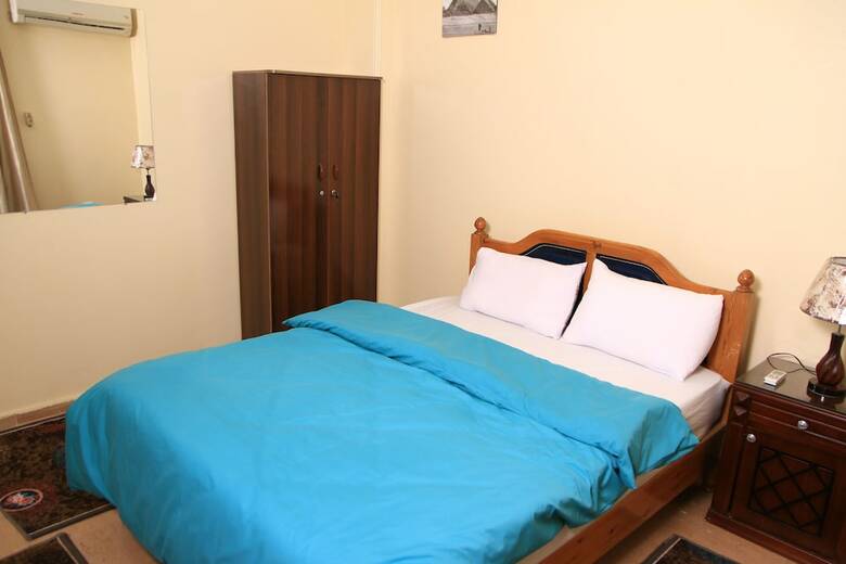 Hostal City Pyramids Inn