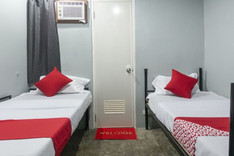 Hostal Oyo 561 Abn Hostel