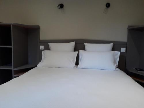 Hotel Logis Le Mas Du Colombier