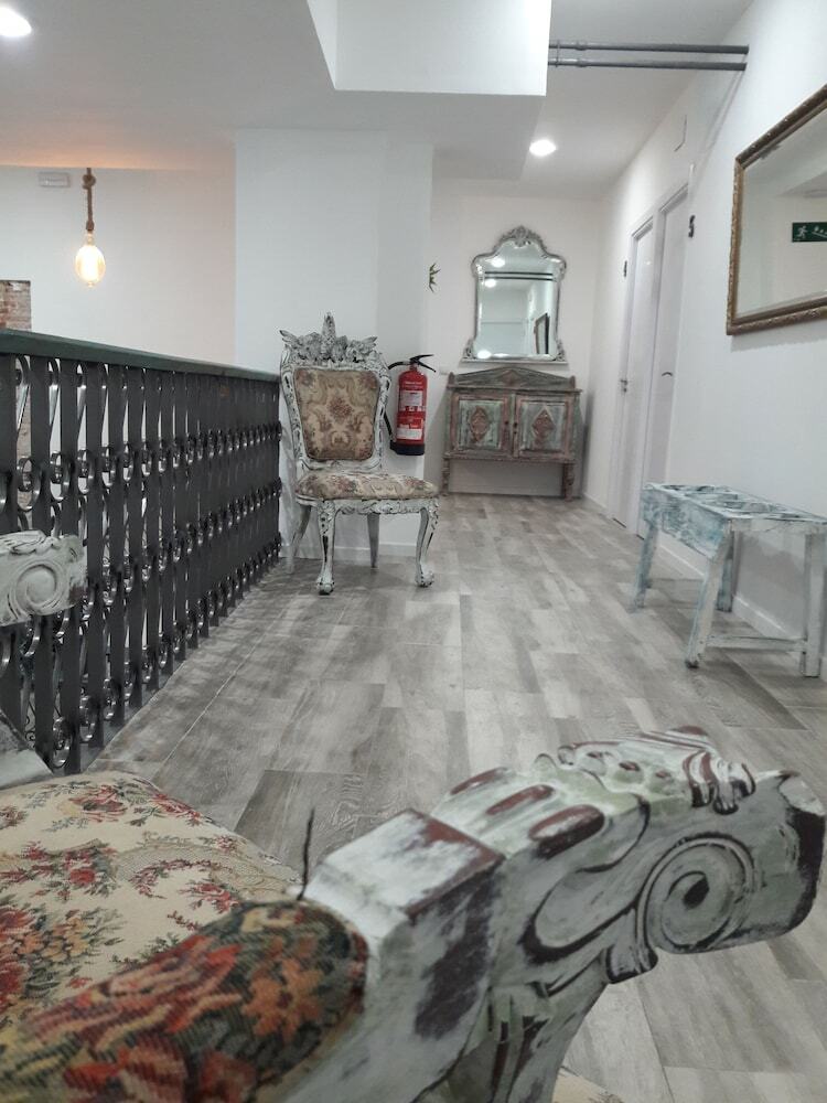 Hostal Palafox 23 Hostel