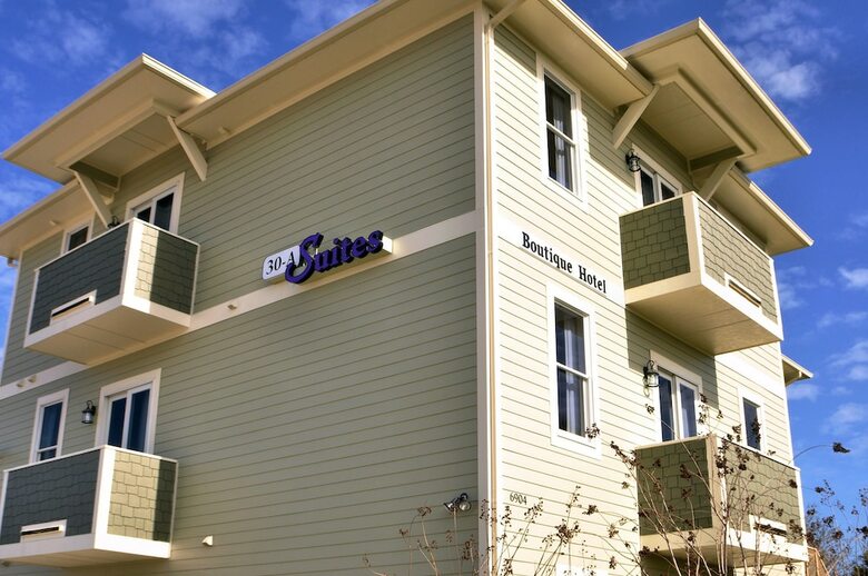 Hotel 30-a Suites