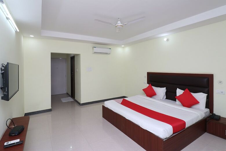 Hotel Oyo 28416 Ananya Royals