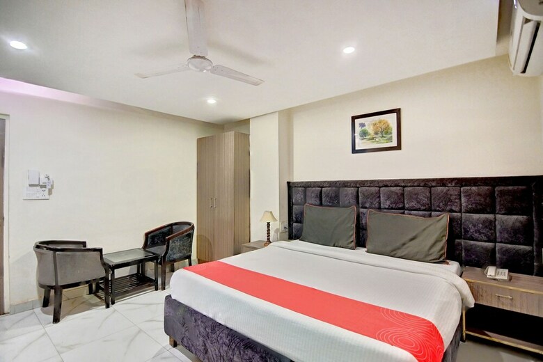 Hotel Collection O 30079 Indira Nagar