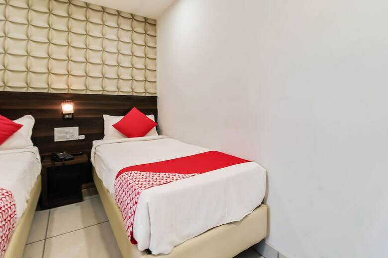 Hotel Oyo 30525 Dwarka Grand