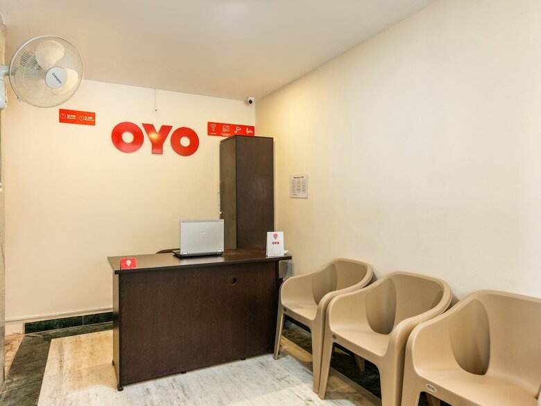 Hotel Oyo 39342 Beehive Inn