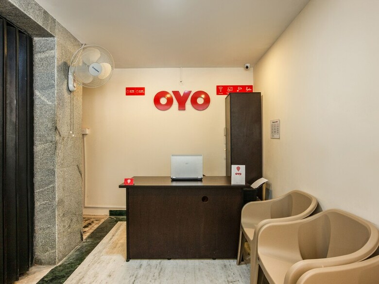 Hotel Oyo 39342 Beehive Inn