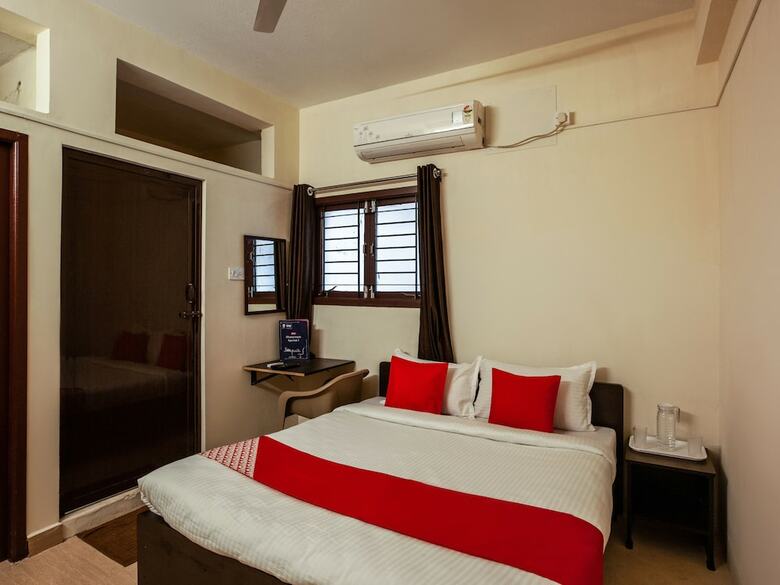 Hotel Oyo 39342 Beehive Inn