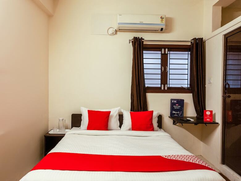 Hotel Oyo 39342 Beehive Inn