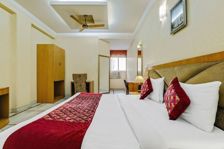 Capital O 41598 Hotel Singh Sahib