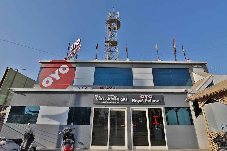 Oyo 28024 Hotel Royal Palace