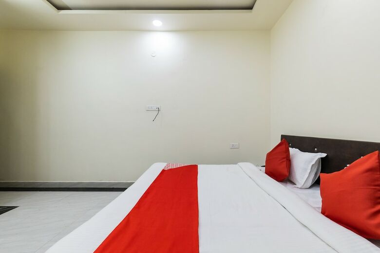 Oyo 39426 Hotel Lotus