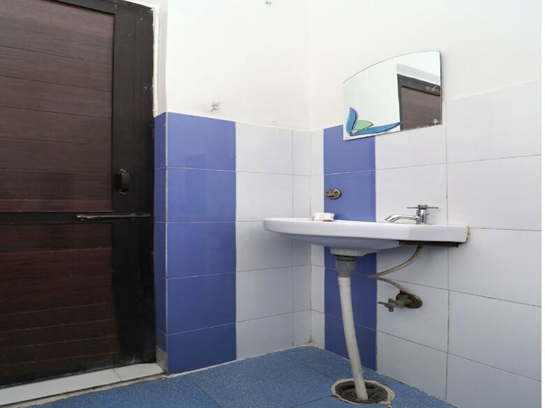 Oyo 27614 Hotel Oscar Inn
