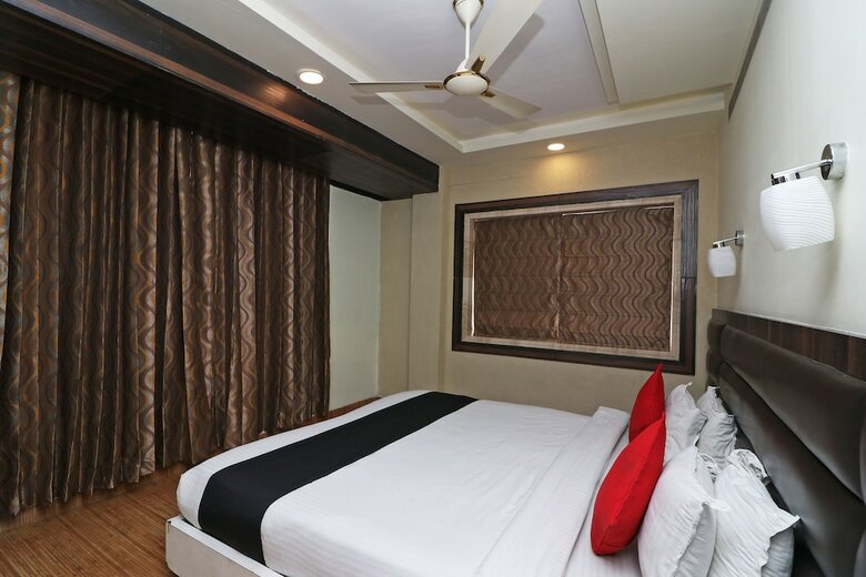 Capital O 1138 Hotel Emerald