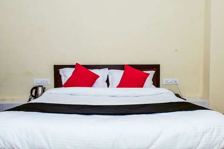 Hotel Capital O 38804 Eight Steps Resort