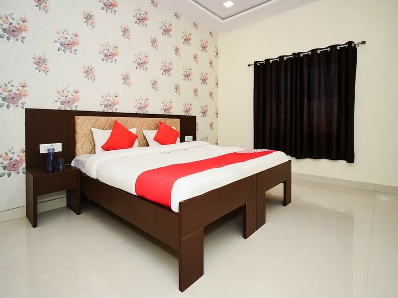 Hotel Oyo 28740 Empire Greens