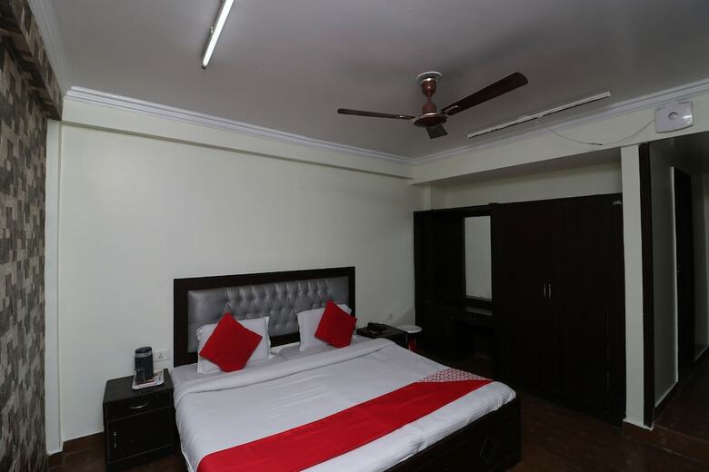 Oyo 29660 Hotel Vardhman Classic