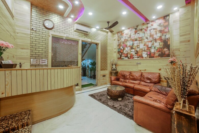 Hotel Oyo 38172 The Lodge