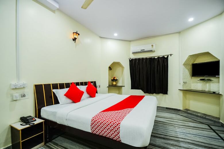 Oyo 30000 Hotel Panghat
