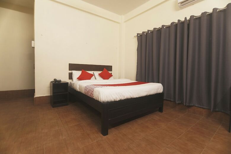 Hotel Oyo 22421 Indiraj
