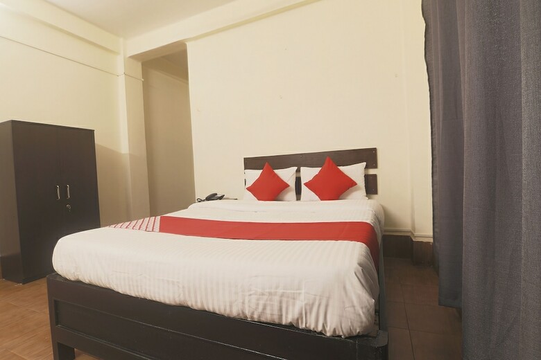 Hotel Oyo 22421 Indiraj