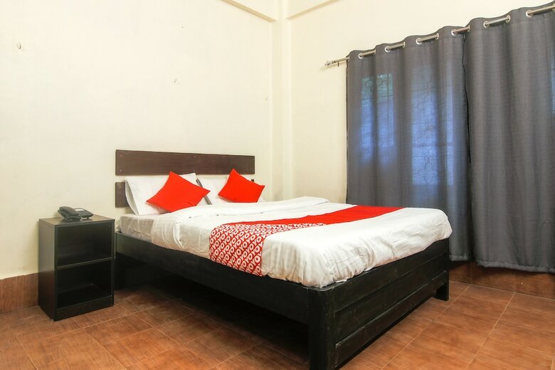 Hotel Oyo 22421 Indiraj