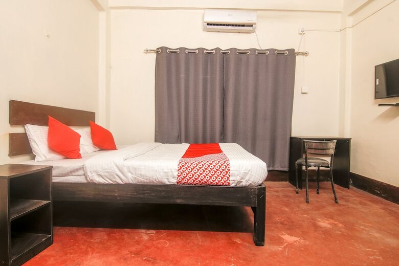 Hotel Oyo 22421 Indiraj