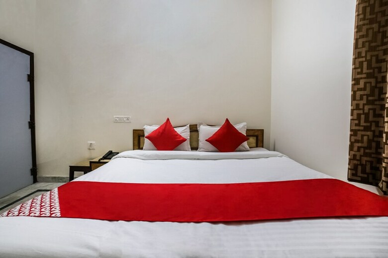 Oyo 30231 Hotel Anshu