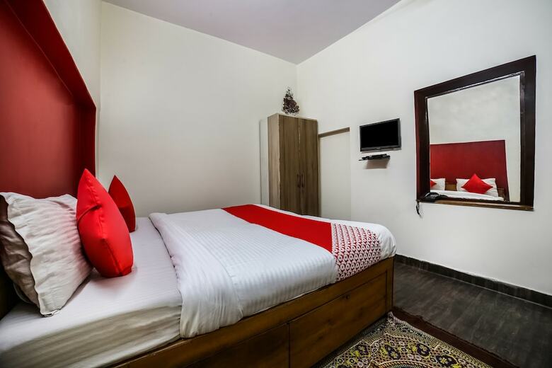 Oyo 30231 Hotel Anshu