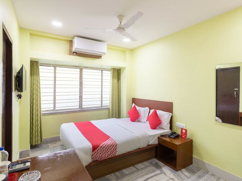 Hotel Oyo 24312 Maple The Residence