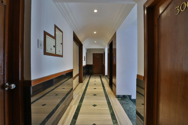 Oyo 27897 Hotel The Grand Bansi