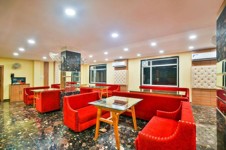 Capital O 39418 Hotel Harsh Deep
