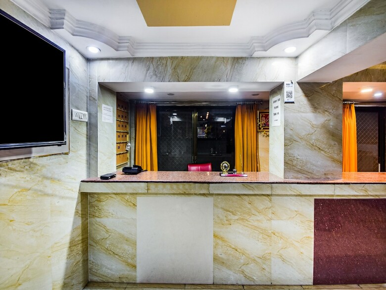 Hotel Oyo 29111 Tak International