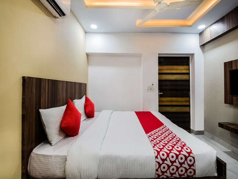 Hotel Oyo 29111 Tak International