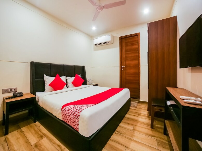 Oyo 29691 Hotel Avalon