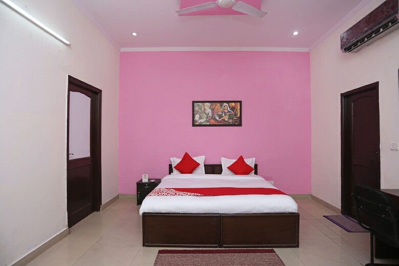 Hotel Oyo 14791 Homeystay Comfort