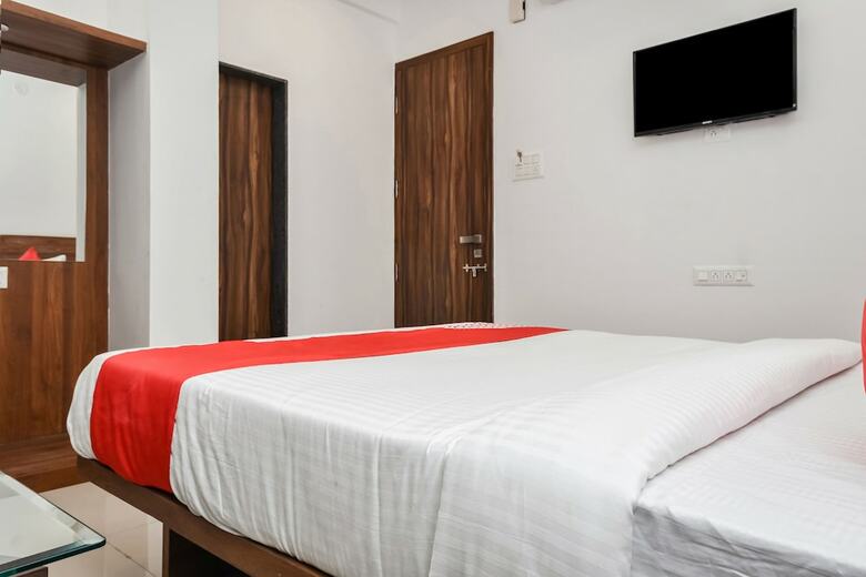 Hotel Oyo 30317 The Address