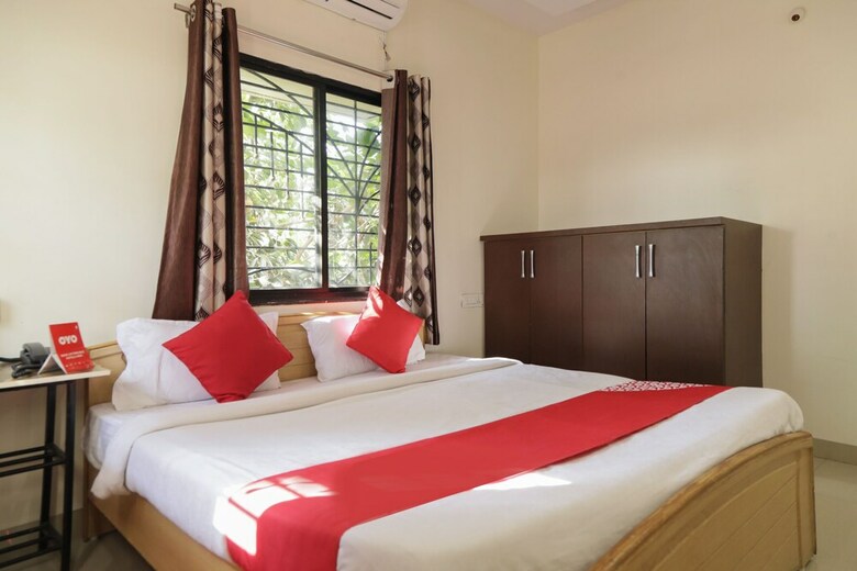 Hotel Oyo 28089 Uk Service Apartment