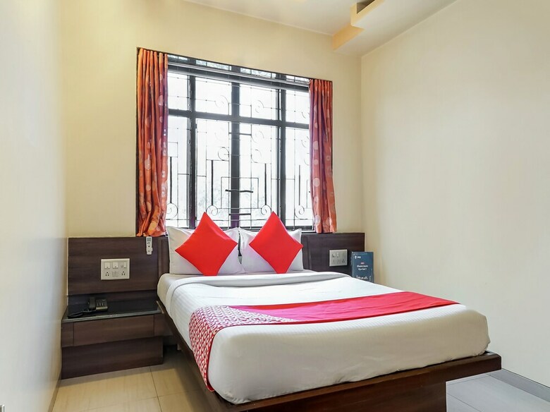 Oyo 28109 Regent Hotel