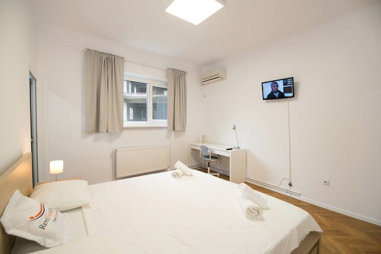 Apartment Batistei Near Old Town