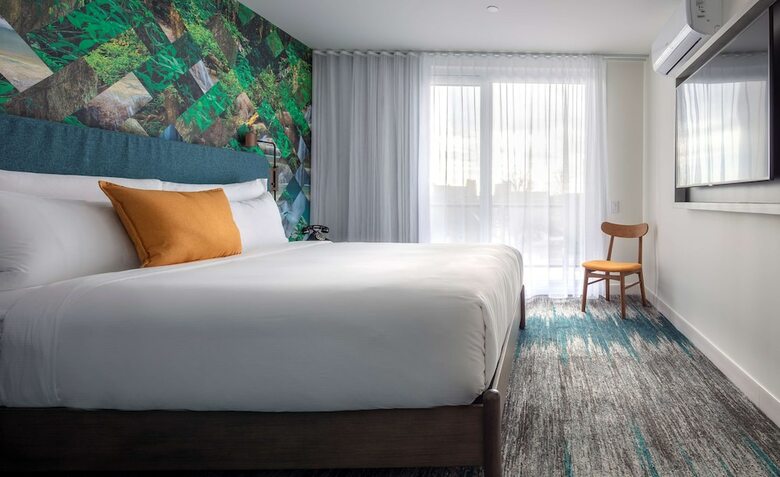 Hotel Canvas Moncton, Tapestry Collection By Hilton