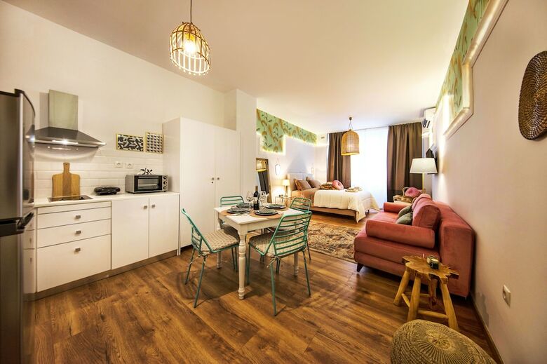 Exquisite Apartment In Athens' Center