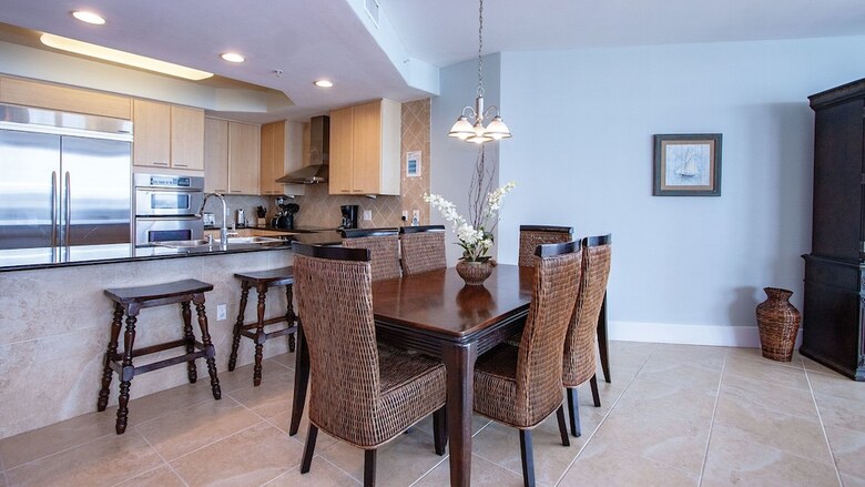 Private Balcony With Sweeping Views - Unit Crc0604
