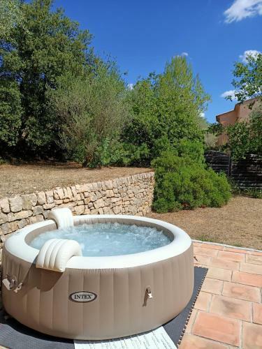 Charmante Petite Maison & Spa � Bulles Priv� !