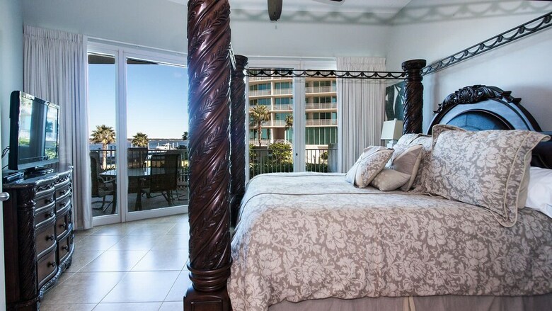 Waterfront Condo With Bay And Gulf Views - Unit Crb0108