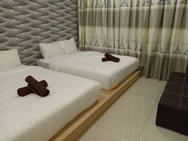Hotel Bleisure Parkland Homestay