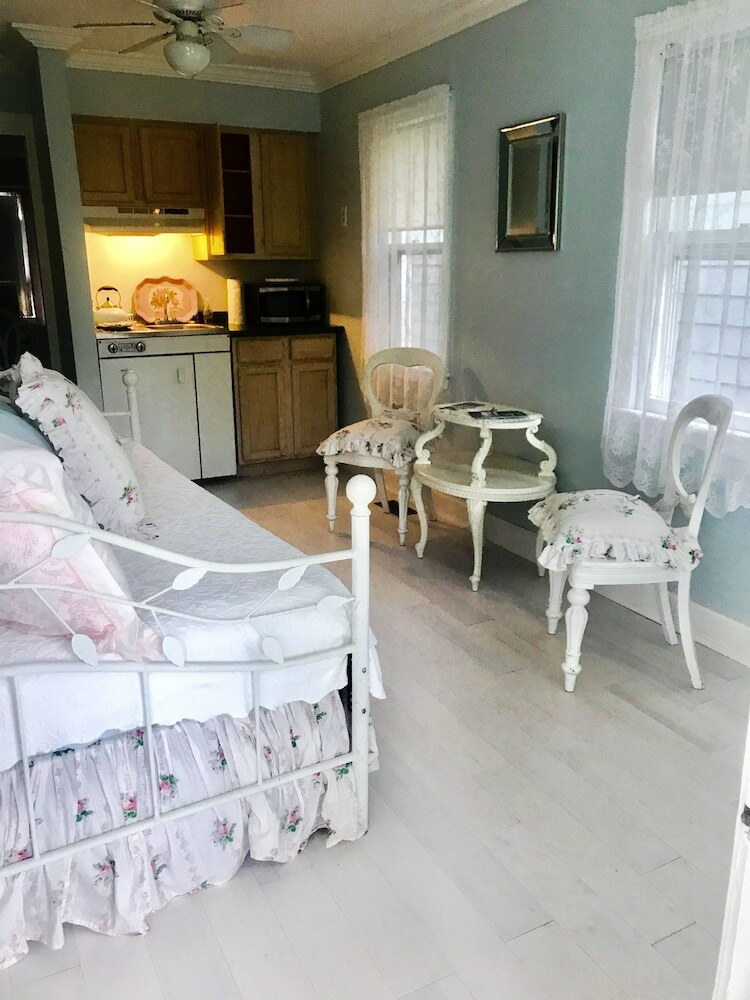 Bed & Breakfast Walden Inn And Suites