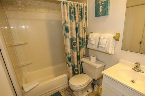 5583 Estero Blvd Iguana Mama's Beach House