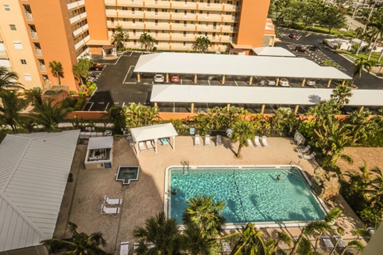 Riviera Club 701